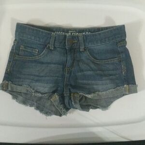 Mossimo Raw Hem Cuffed Denim Shorts - size 5 Fit 6